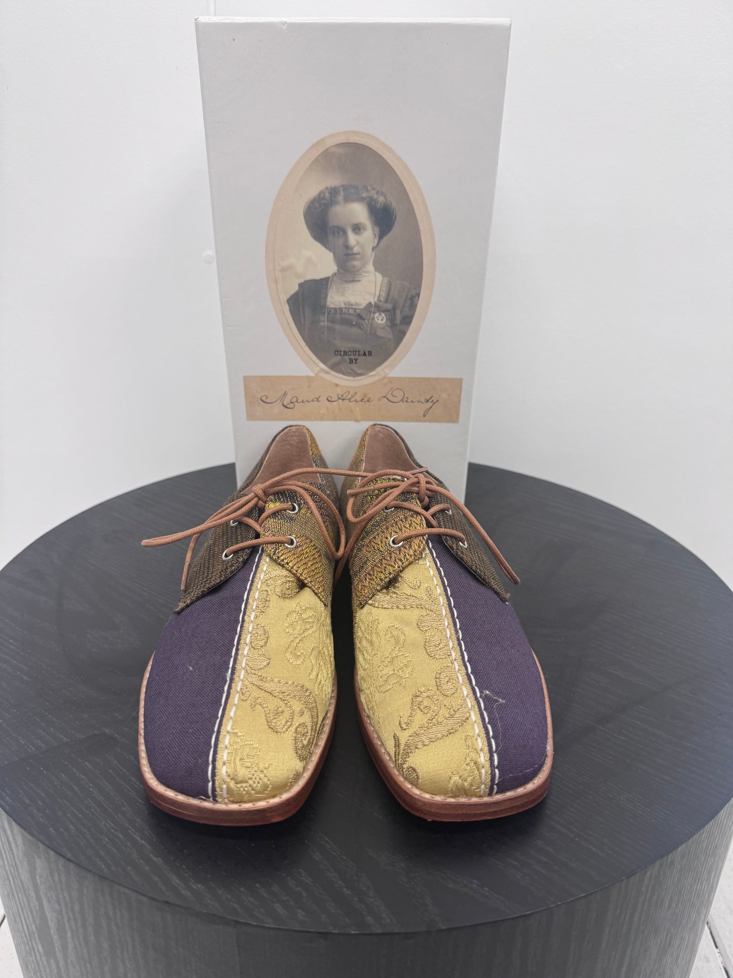 Circular by M.A.Dainty Oxford shoe