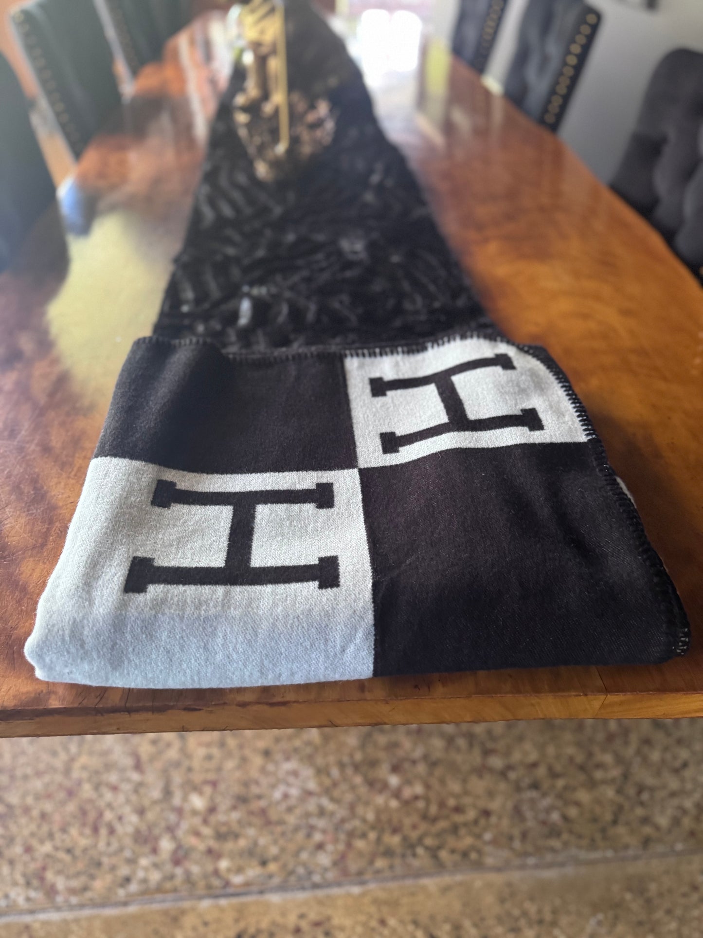 Replica H Blanket
