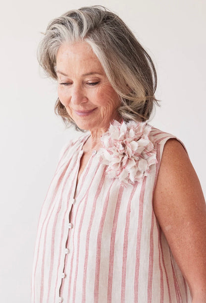 Eva's Sunday Flower Brooch